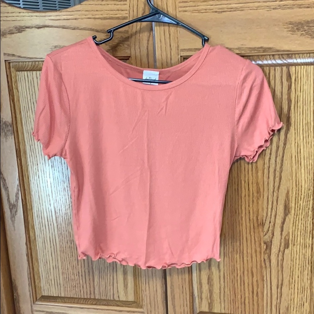 Cropped tee